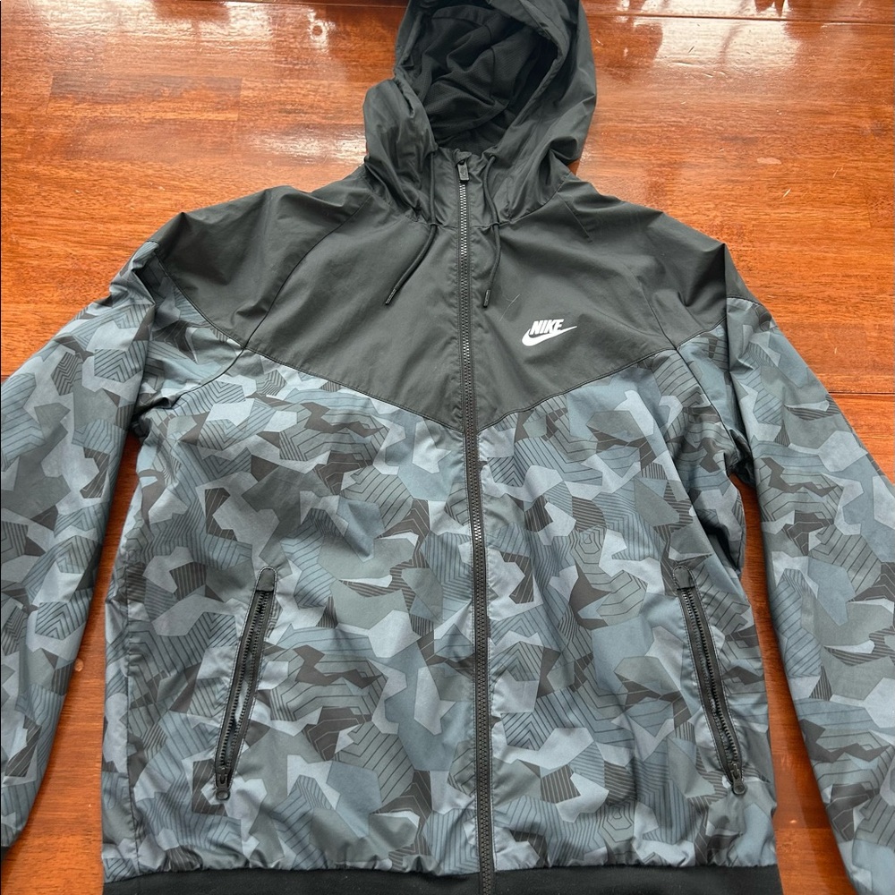Men’s Nike Wind Breaker